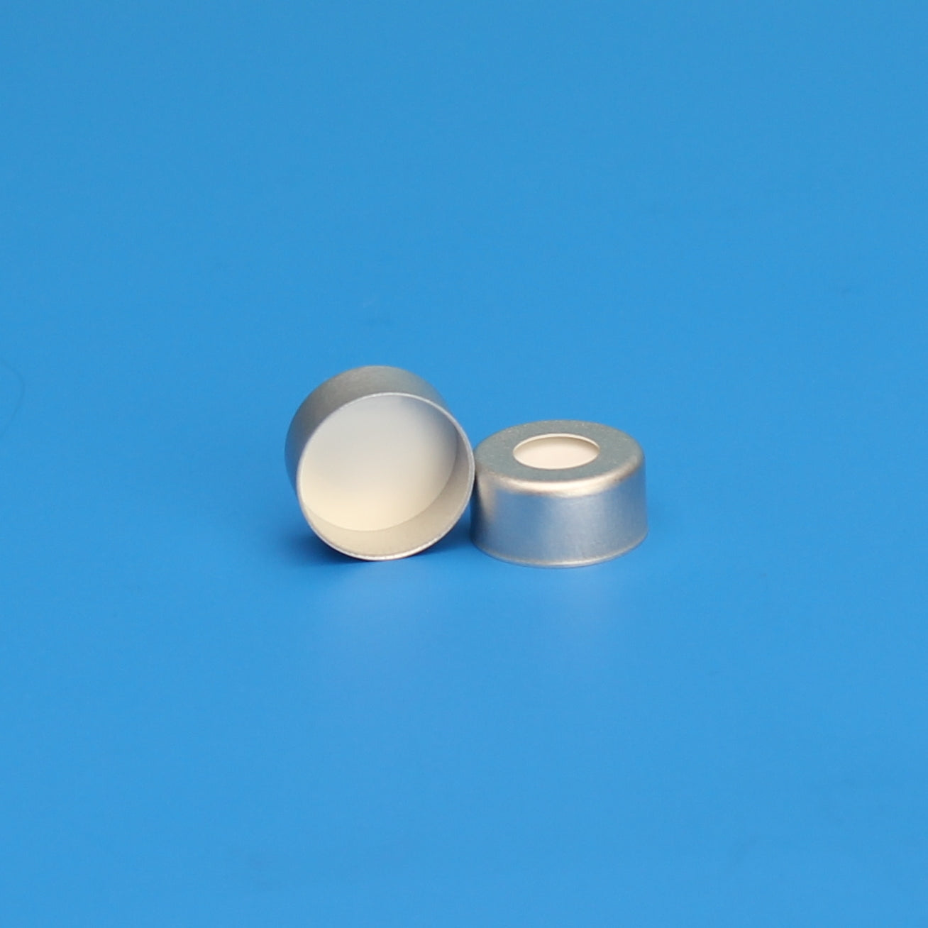 Seal, 11 mm, Silver Aluminum, with 10Mil PTFE Septum, 10 Pkgs. Of 100 (Case Of 1000)