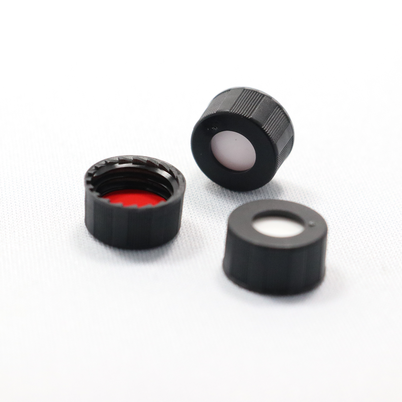 Screw Cap, CHROMSPEC, 9 mm, Open Top, Black with 0.040" Red PTFE/White Easy Pierce Silicone Septum, Minimum Order Quantity of 20 Packages