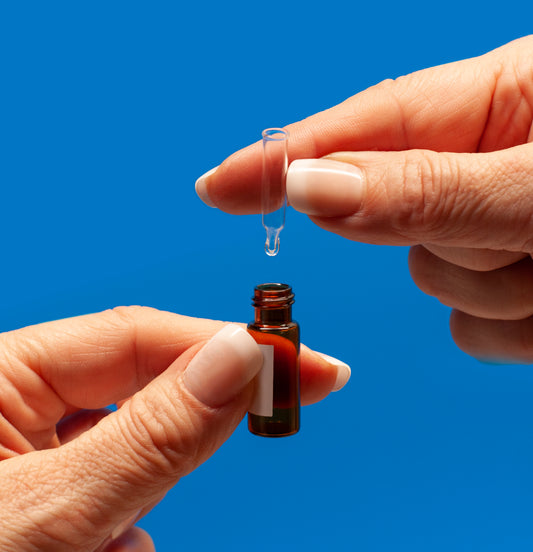 Amber Step R.A.M.™ 9 mm Threaded Vial with Marking Spot, 12 x 32 mm, with 300 µL Glass Insert