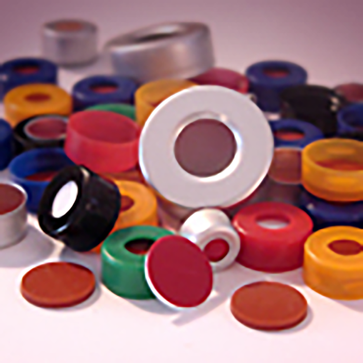 Seal, 8 mm, Silver Aluminum with 0.040" Clear PTFE/Orange Silicone/Clear PTFE Septum, Minimum Order Quantity of 20 Packages